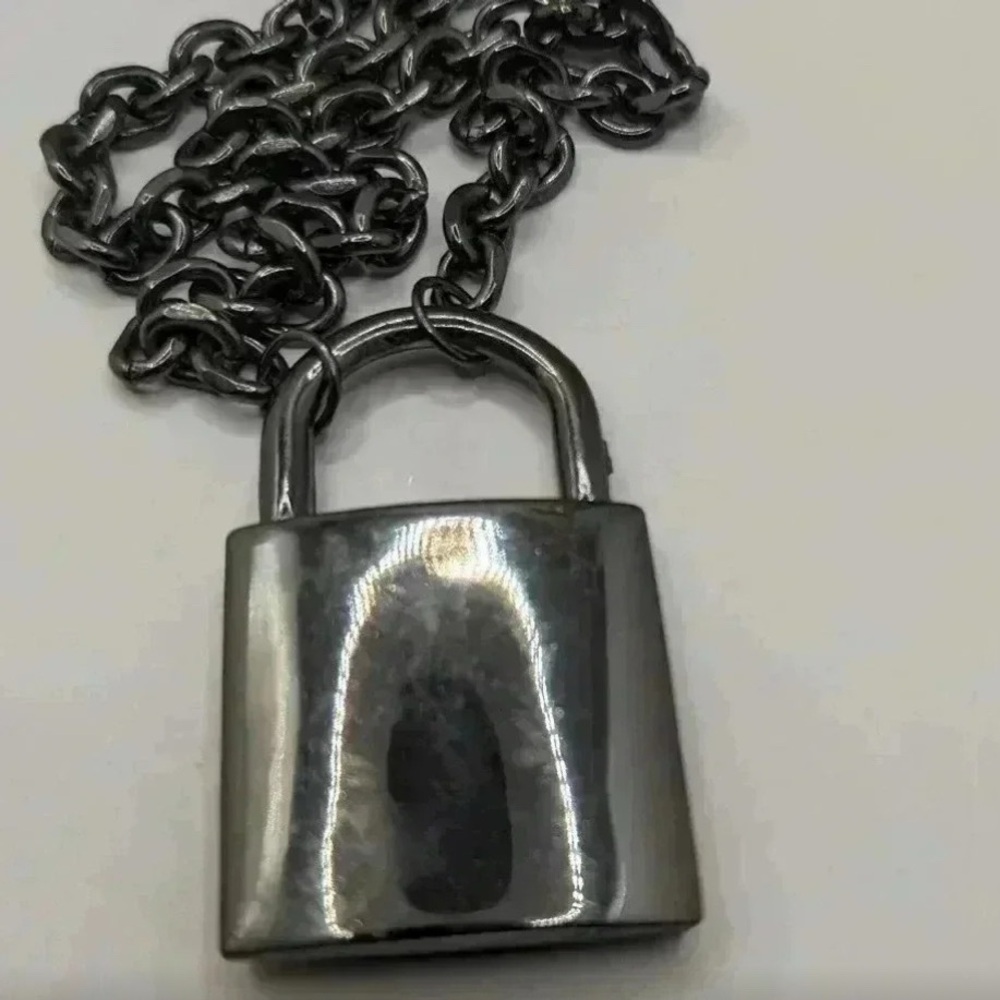 BAUBLE BAR Silver Abalone Lock Necklace - Picture 2 of 5